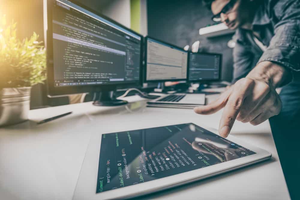 4 ‘’Must-Knows’’ Before Building Websites on a CMS 4 things you need to know before building a website on a content management system